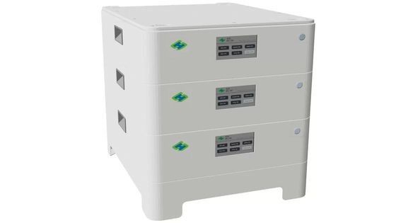 Batteria al litio ricaricabile stackabile resistente 51.2V 50Ah per la casa