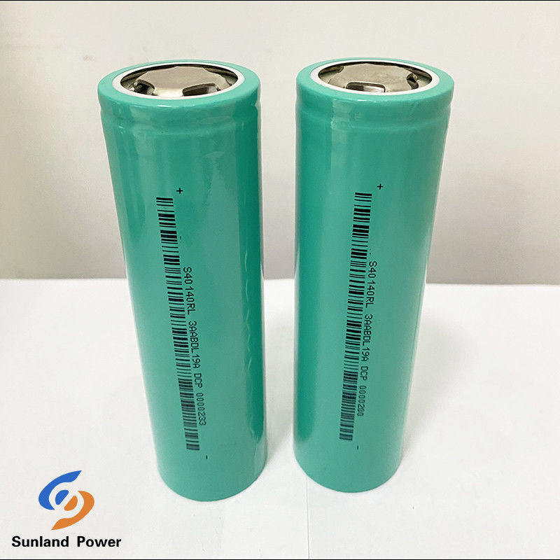 3.0V 15Ah batteria cilindrica agli ioni di sodio 40140 batteria con tasso di 3C per il sistema di energia solare
